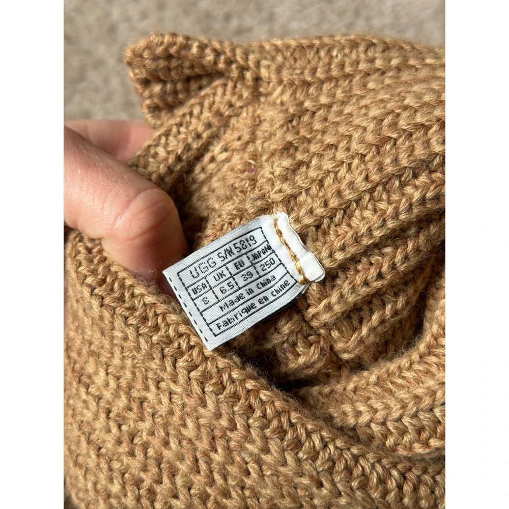 UGG Classic Cardy Boots Knit 3-Button Tan Size 8